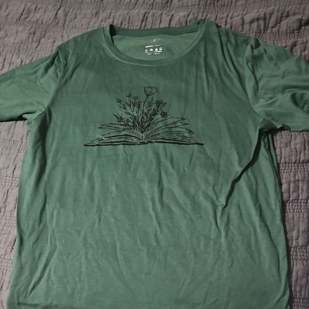 SHEIN Green Botanical Graphic Tee